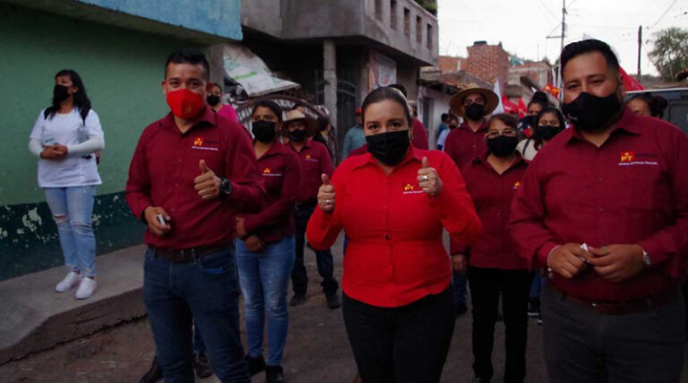 Sufre atentado candidata de Morena a alcaldía de Cuitzeo; hieren a su esposo