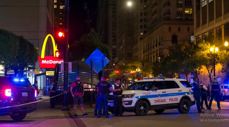 Tiroteo cerca de McDonald ‘s en Chicago deja dos muertos y ocho heridos