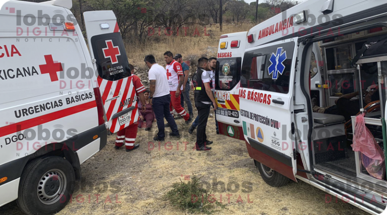 Volcadura en la libre a Mazatlán deja 7 adultos y 3 menores lesionados
