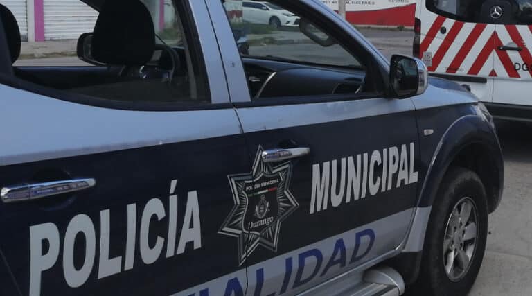 Choque por alcance deja daños materiales