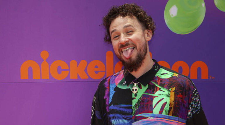 Yo a ella también le caché cosas: Luisito Comunica responde a exnovia