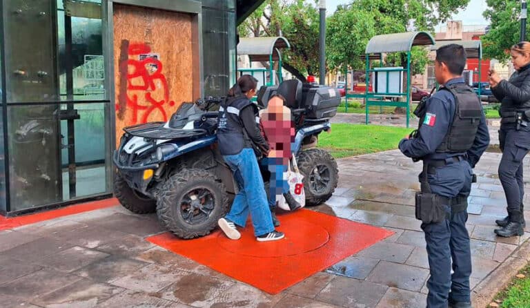 Policía Estatal intervienen a una femenina y evitar alguna situación de riesgo