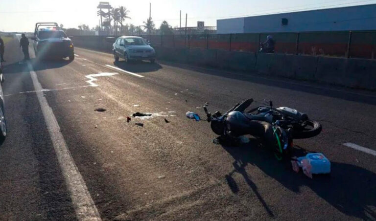 Lo aventó un camión por el tecno de El Salto, está internado en el Hospital 450