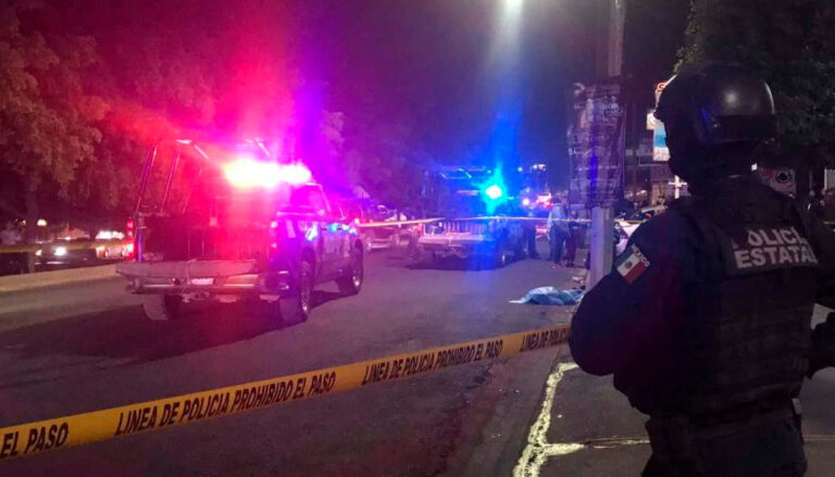 Terrible homicidio en Gómez Palacio, su novio la navajeo en todo el cuerpo, murió al instante