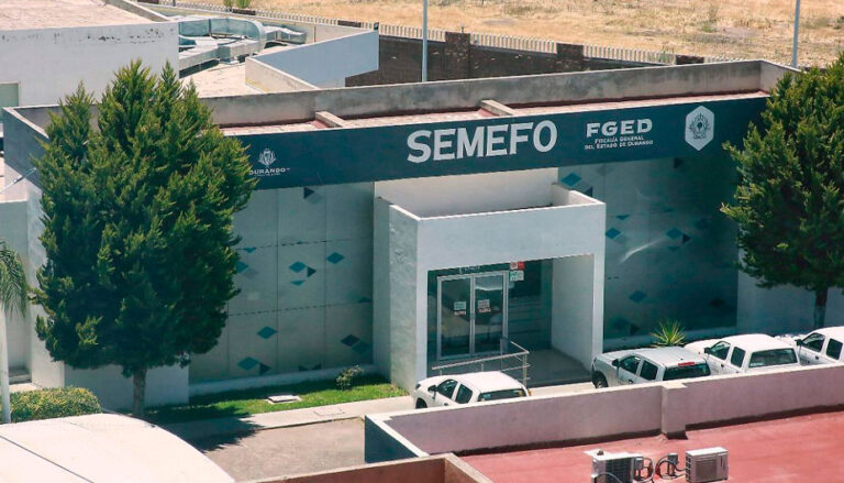 Se estrellaron por el periférico Durango-Zacatecas, salieron eyectados en la volcadura y murieron