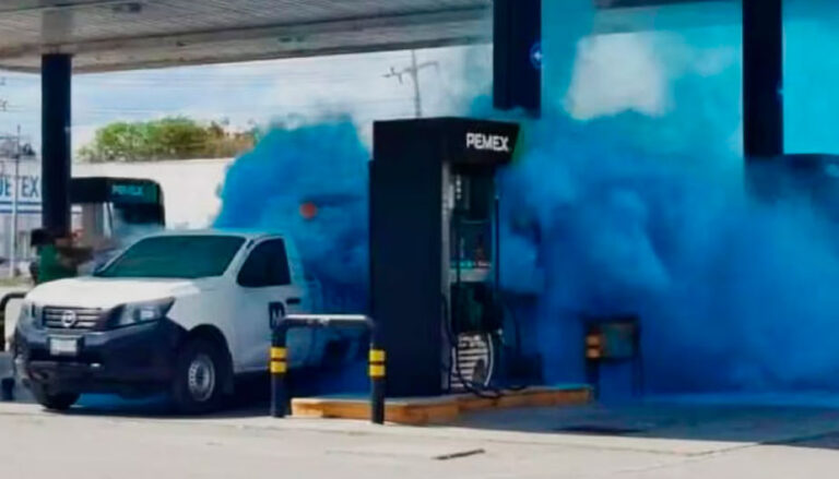 Hombre causa incendio en gasolinera de Yucatán por usar su teléfono